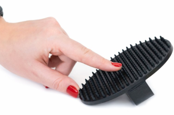 Моськи-Авоськи Расческа щётка-чесалка массажная, резиновая, 9х13хh4 см, цвет чёрный
